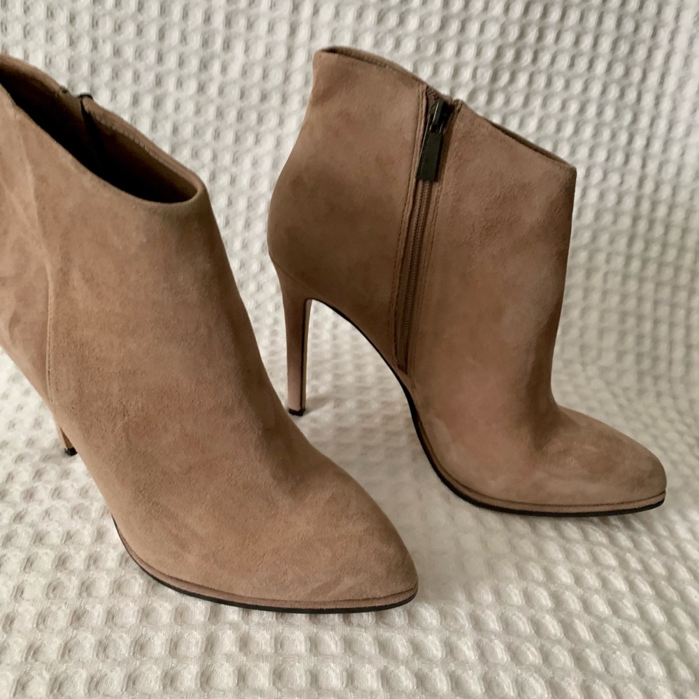 Vince Camuto Lorenza Ankle Booties Size 8 1/2